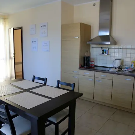 Ams B7 Apartament Rewal