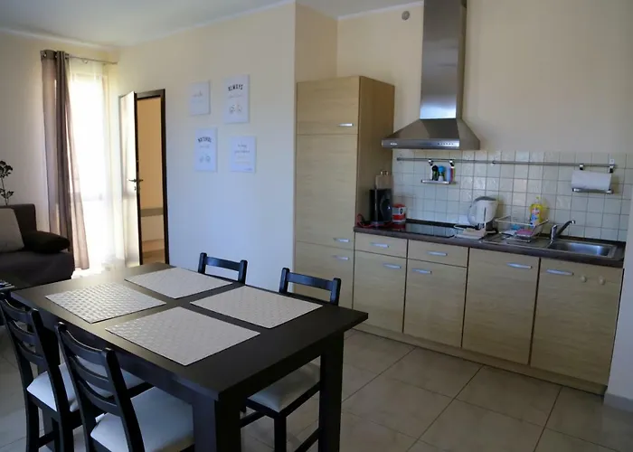 Ams B7 Apartman Rewal